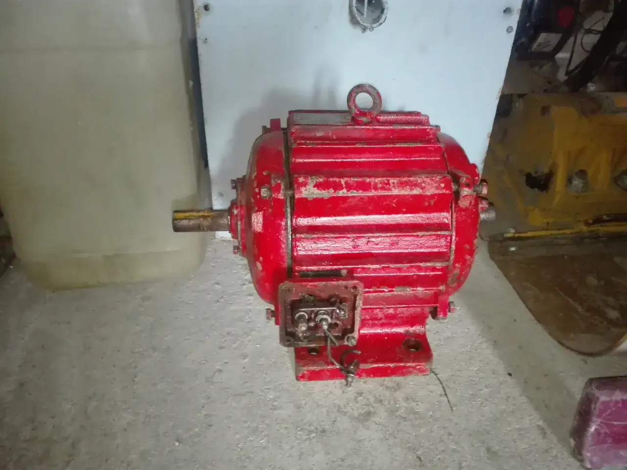 Prądnica z silnika: Twój przewodnik DIY. Zbuduj awaryjne zasilanie!