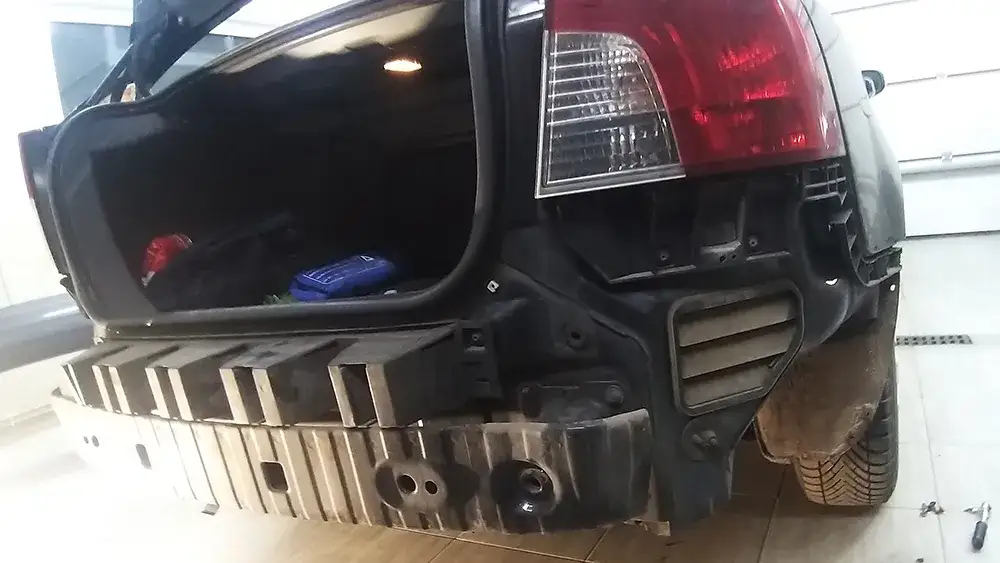 Volvo V50: Gdzie jest hak holowniczy i jak go zamontować?