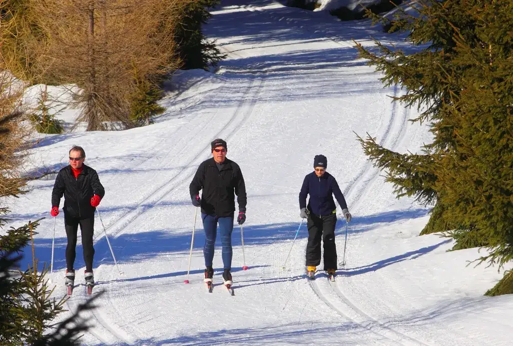 Narty biegowe dla początkujących: Gdzie zacząć w Polsce?