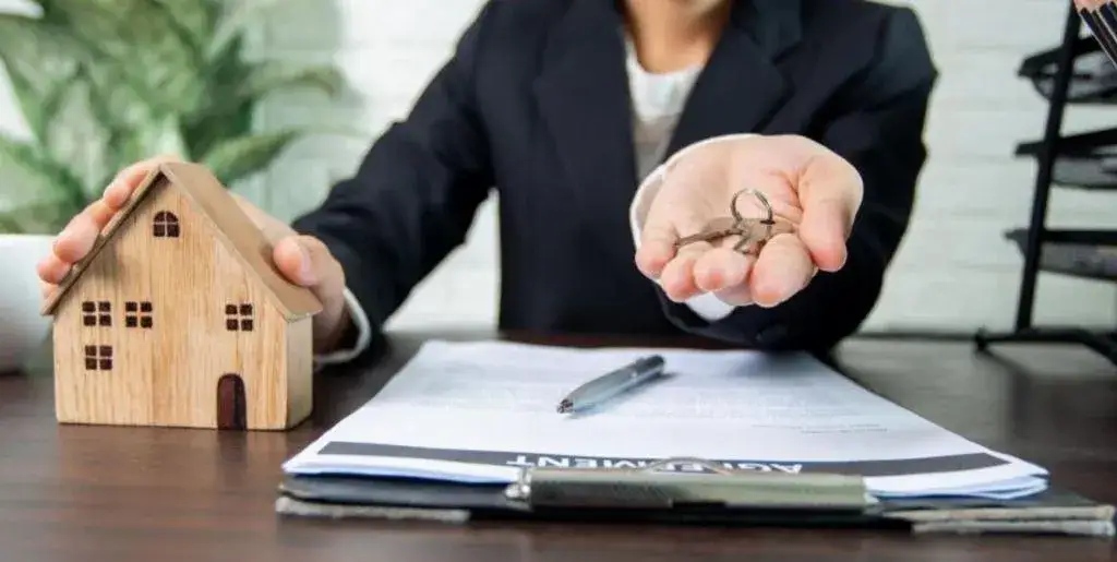 Jak inwestować w nieruchomości bez kapitału i unikać strat finansowych