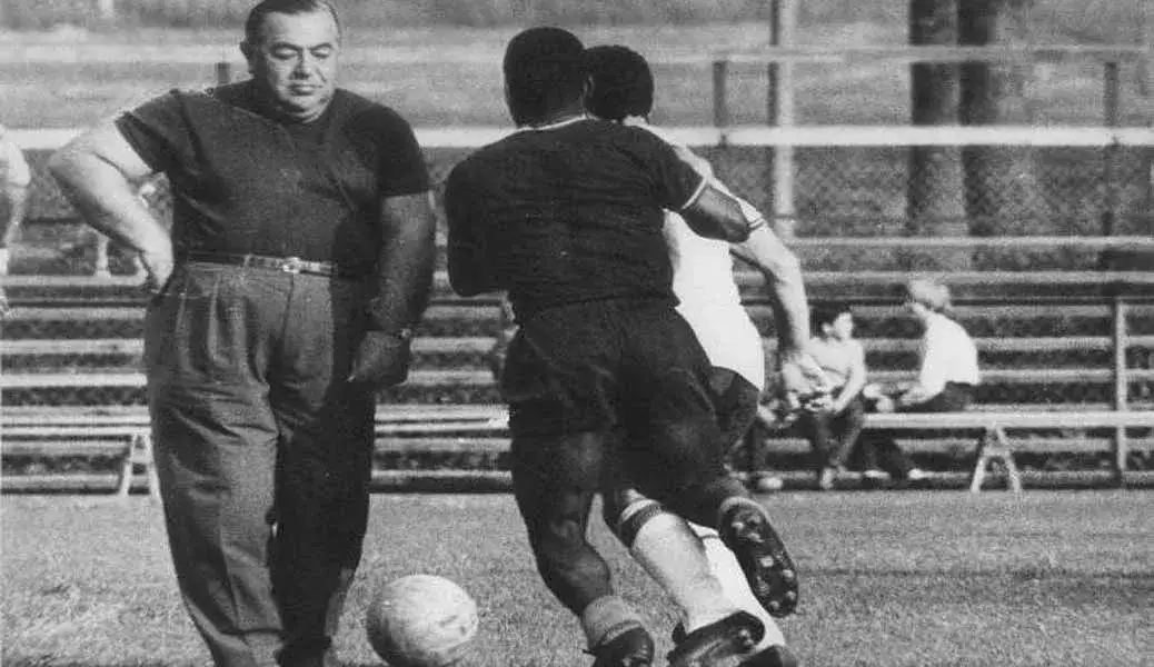 Kto wynalazł piłkę nożną? Odkryj fascynującą historię sportu