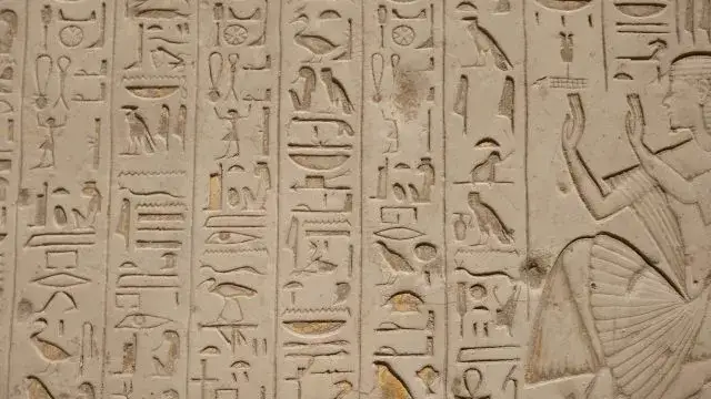 Jaki był pierwszy język na świecie? Odkryj tajemnice jego powstania