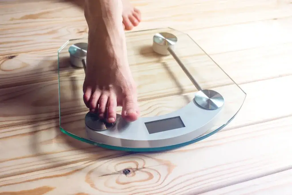 Kiedy się ważyć przy odchudzaniu, aby uniknąć niepokojących wyników?