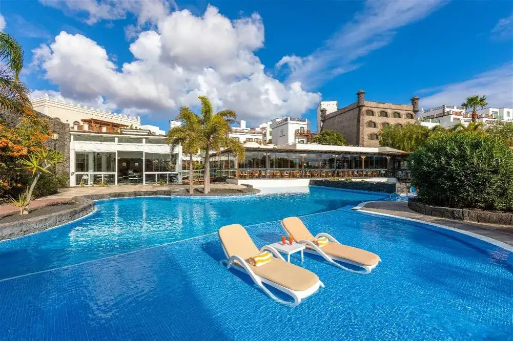 Gran Tagoro Lanzarote: ¿Tu hotel familiar 5 estrellas ideal?
