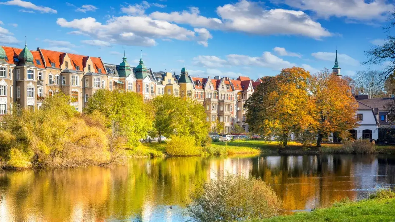 Najpiękniejsze miejsca w Polsce jesienią, które zachwycają swoim urokiem