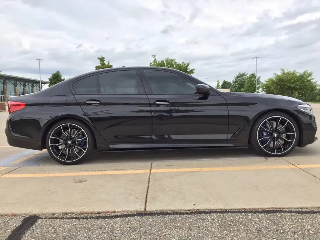 BMW F10: jakie felgi wybrać? Rozmiary, specyfikacje i porady