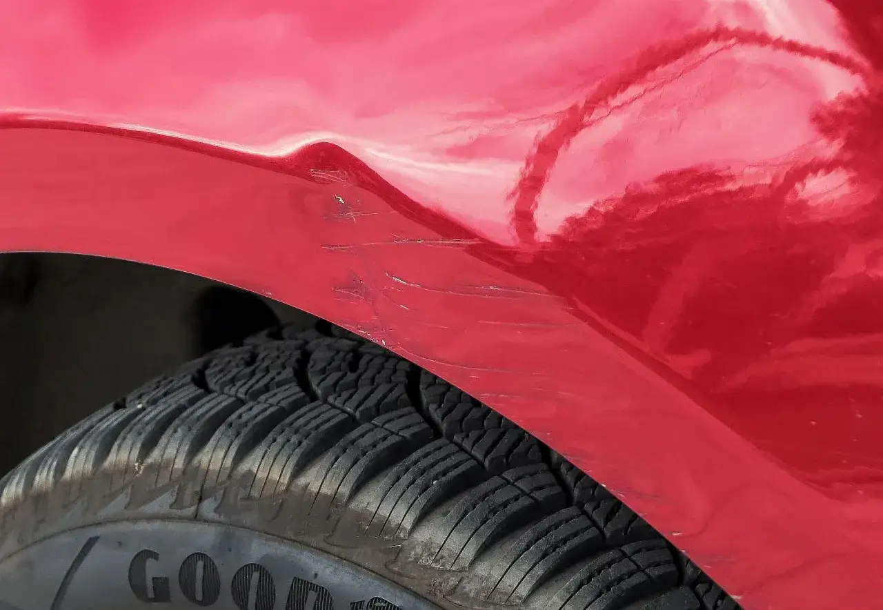 Lakierowanie drzwi auta: Od 700 zł. Jak nie przepłacić?