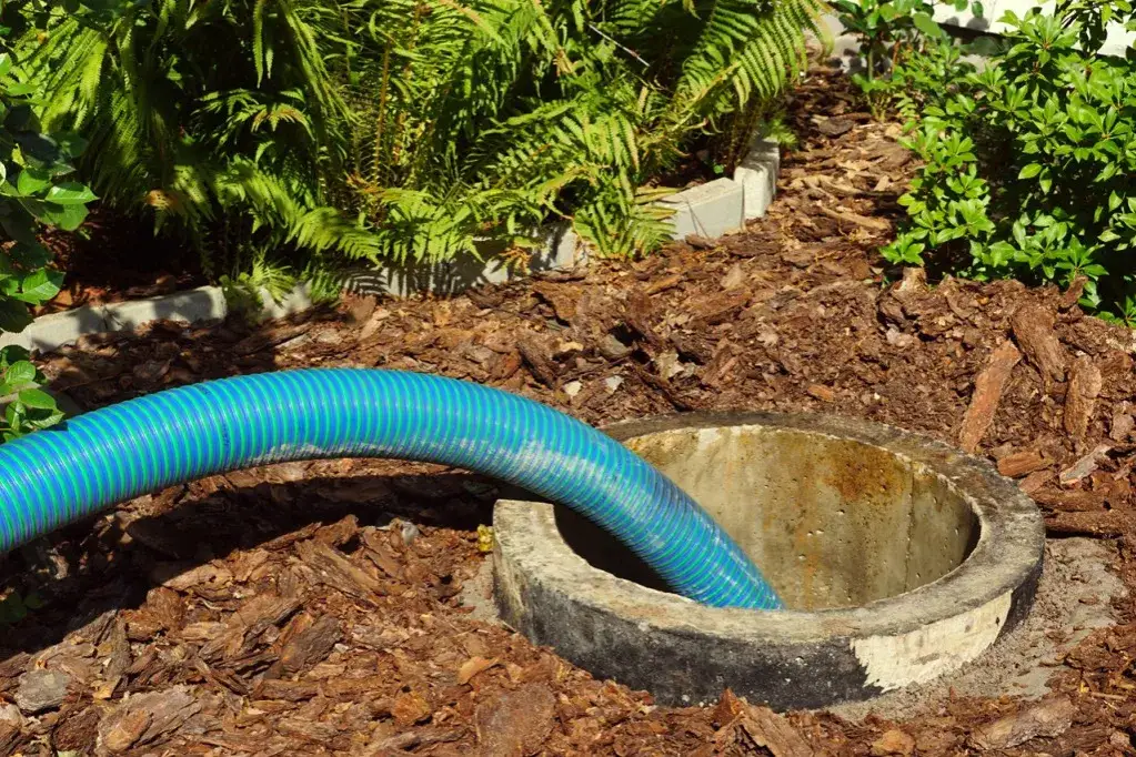 Jak często trzeba opróżniać przydomową oczyszczalnię ścieków, aby uniknąć problemów?