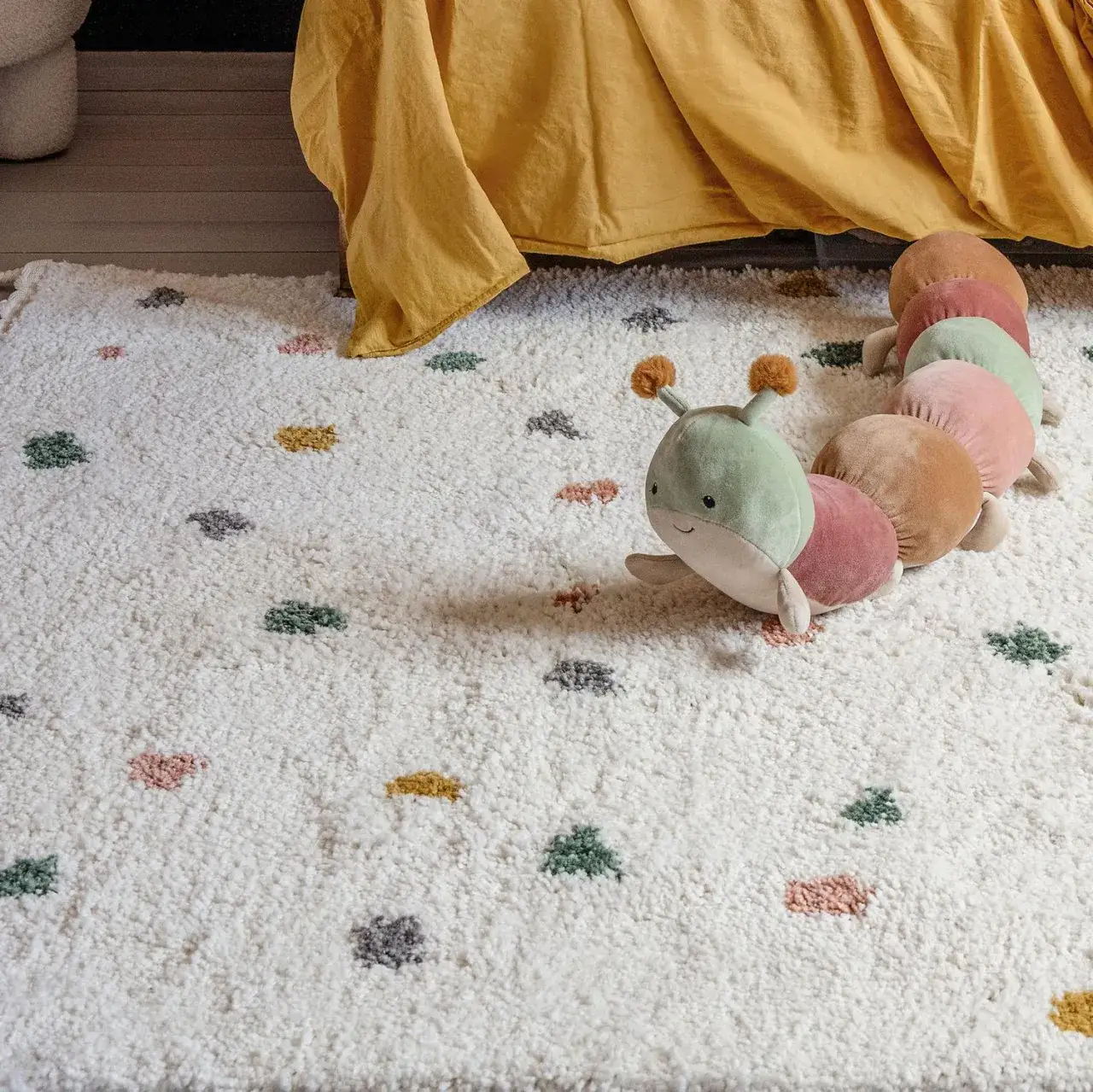 Jaki dywan do pokoju dziecka zapewni bezpieczeństwo i komfort?