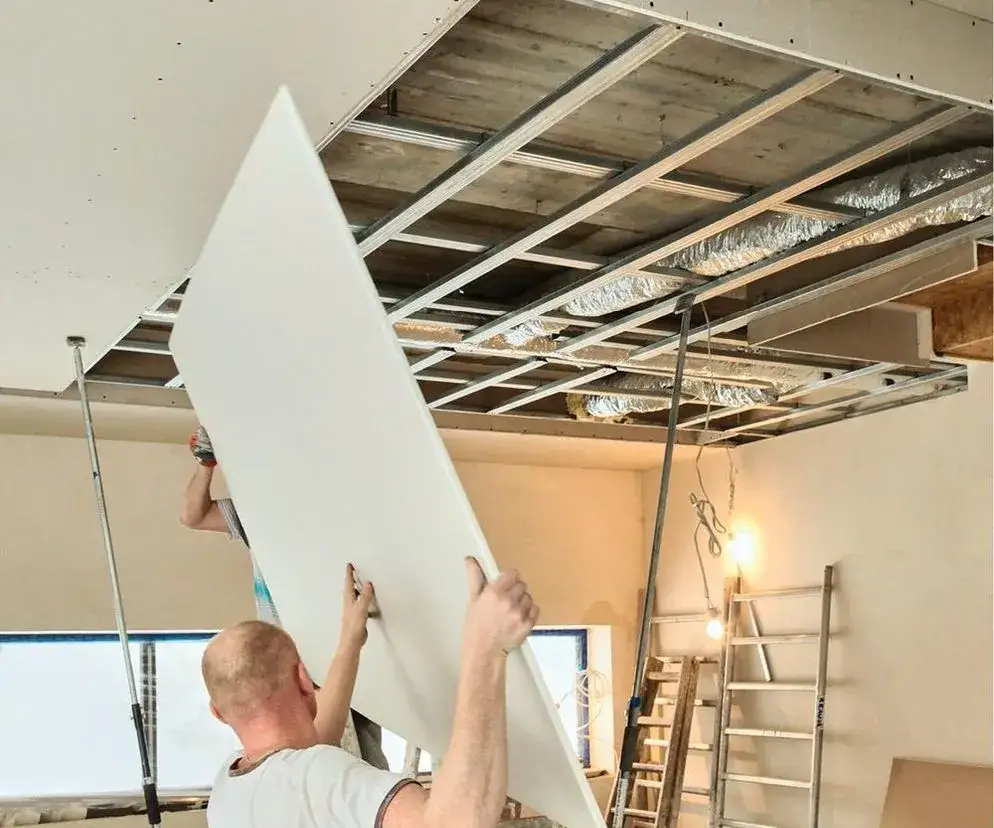 Jak podeprzeć strop, aby uniknąć kosztownych napraw i zagrożeń