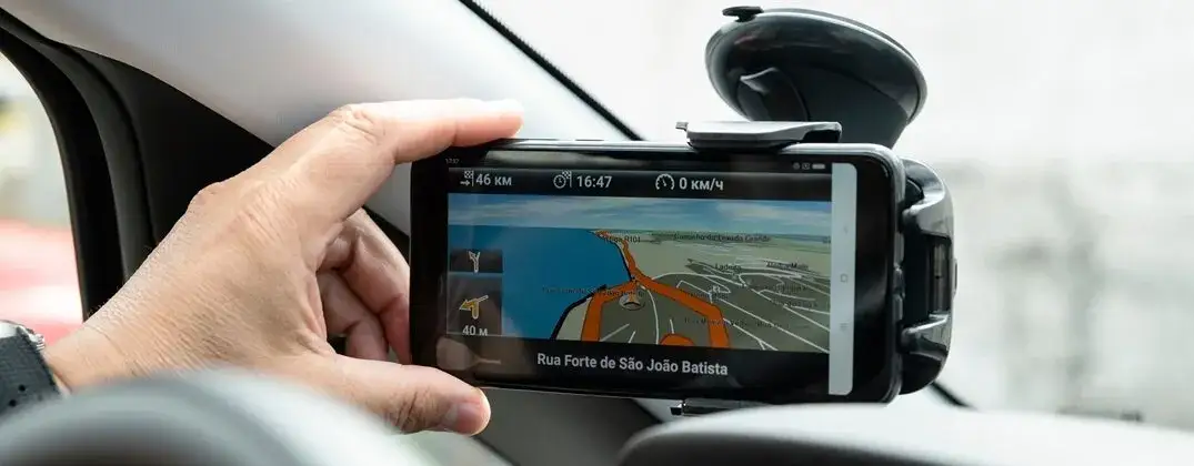Ile kosztuje wgranie mapy do nawigacji samochodowej? Sprawdź ceny!