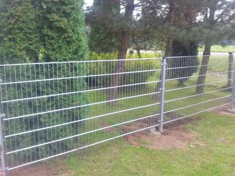 Jak tanio i legalnie podwyższyć ogrodzenie panelowe bez problemów