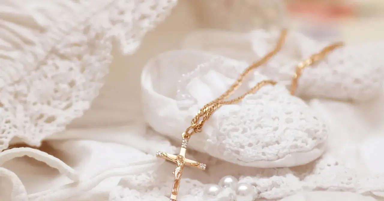 Czy dziecko z in vitro można ochrzcić? Poznaj ważne zasady i warunki