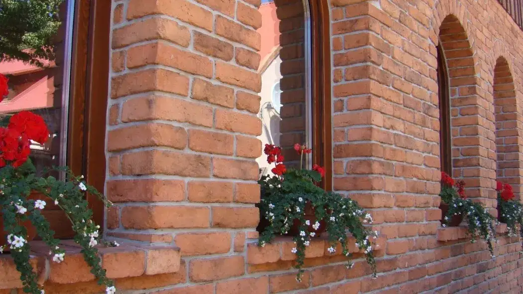 Ile kosztuje elewacja z klinkieru? Sprawdź, co wpływa na cenę