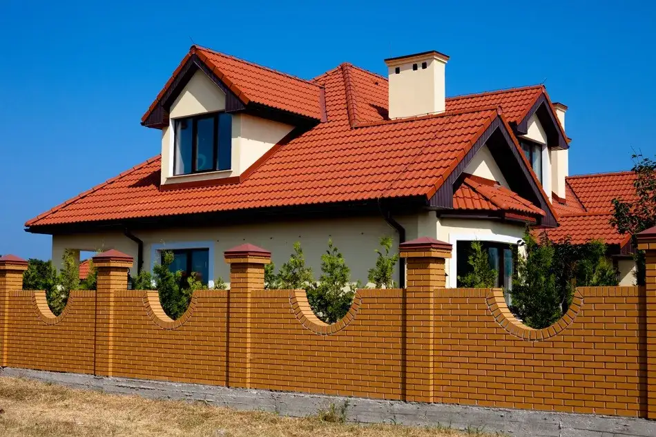 Najlepsze kolory na ogrodzenie betonowe - inspiracje i porady