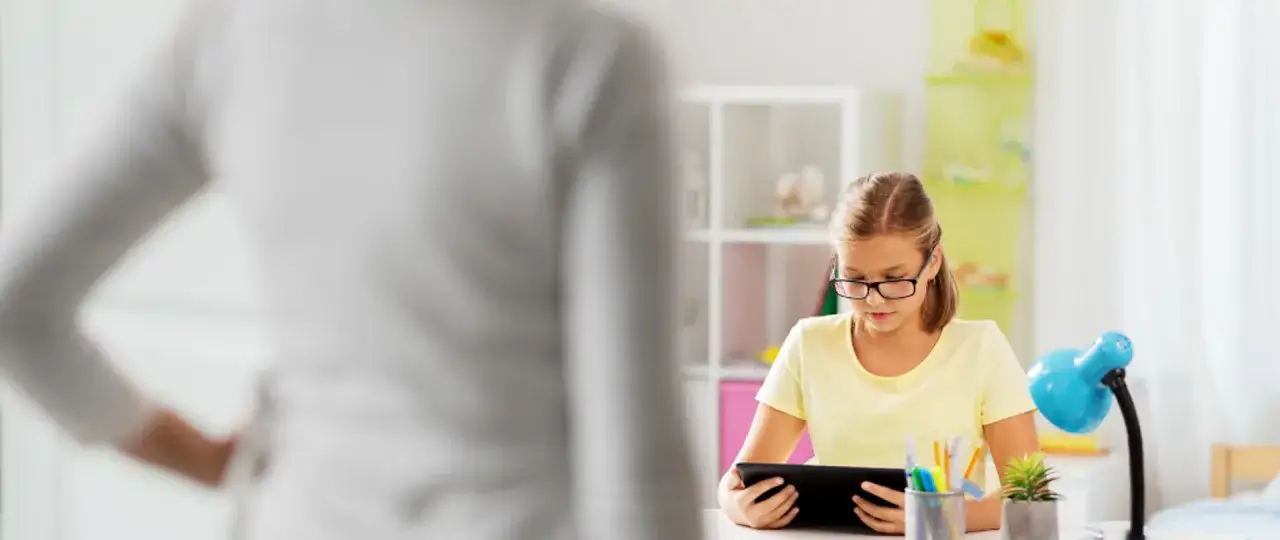 Nauczanie online: Co to jest, jak działa i czy jest dla Ciebie?