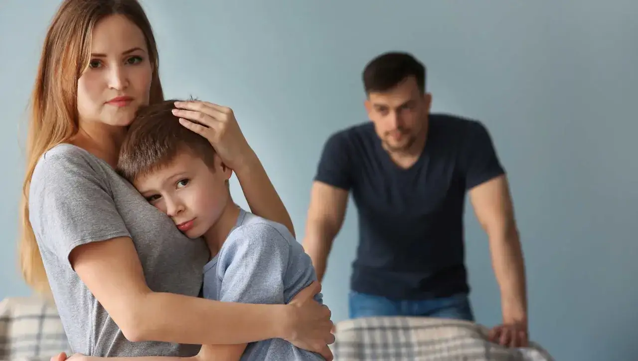 Nowy partner w życiu dziecka: Kiedy i jak to zrobić z troską?