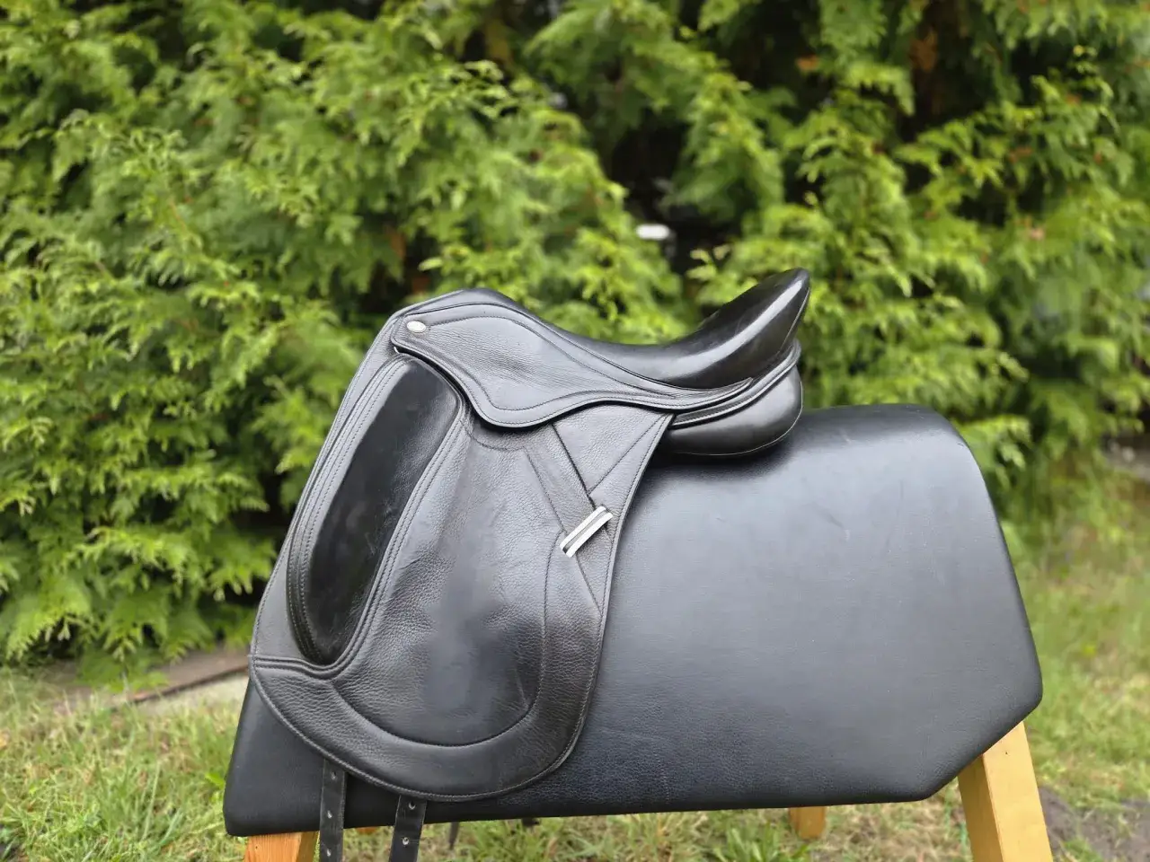Siodło jeździeckie: Ile kosztuje i jak kupić bez żalu?