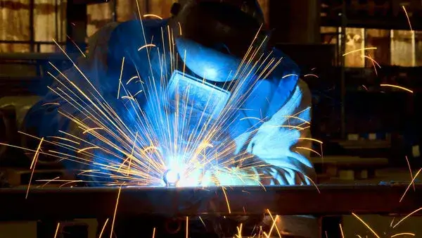 Czym spawać staliwo? Najlepsze metody i materiały do spawania