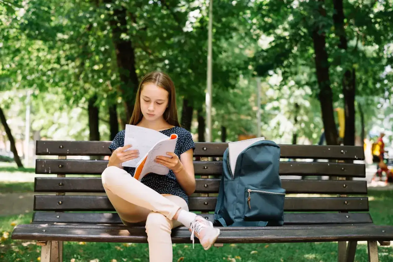 Skuteczne sposoby jak nie zasnąć przy nauce: 8 sprawdzonych technik