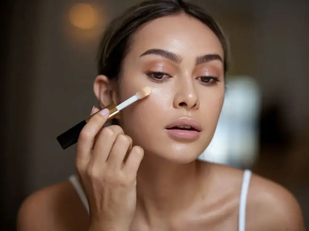 Jak ukryć wąsik makijażem? Praktyczny poradnik krok po kroku