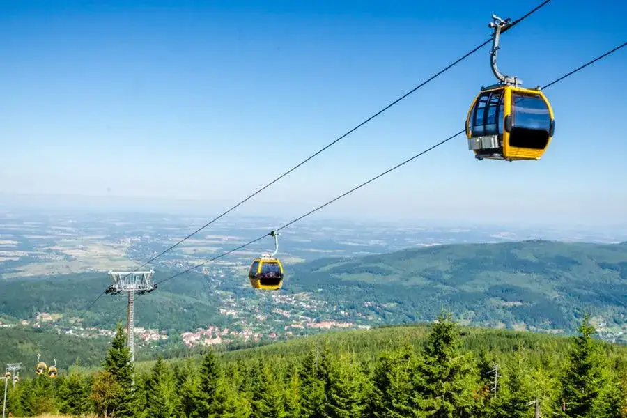 Świeradów-Zdrój: Gdzie leży perła Izerskich? Atrakcje i dojazd