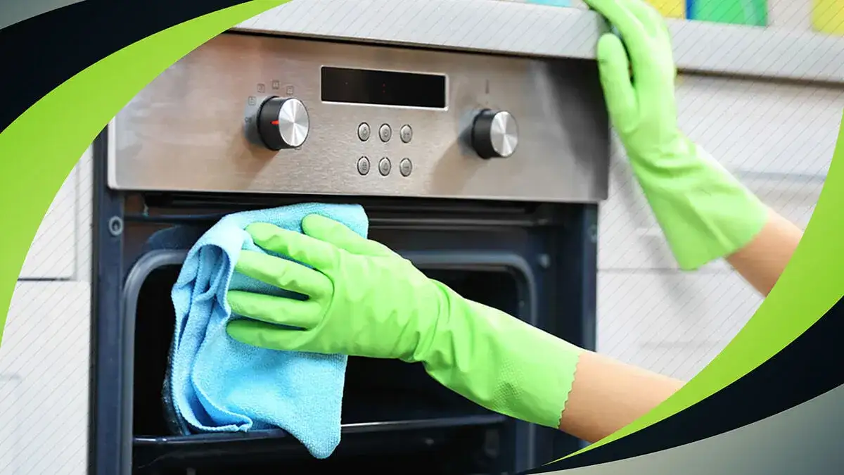Jak wyczyścić piekarnik? Domowe i prof. sposoby na lśniący sprzęt