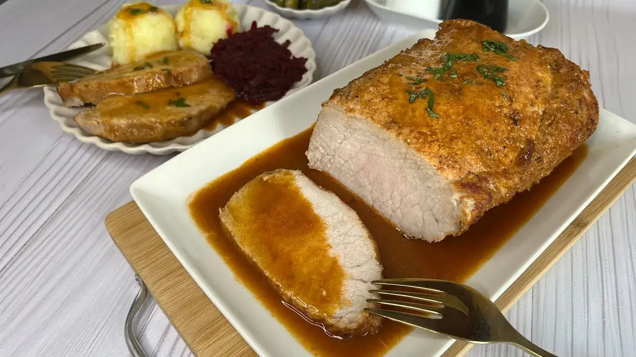 Jak dusić schab, aby uzyskać soczyste i aromatyczne mięso