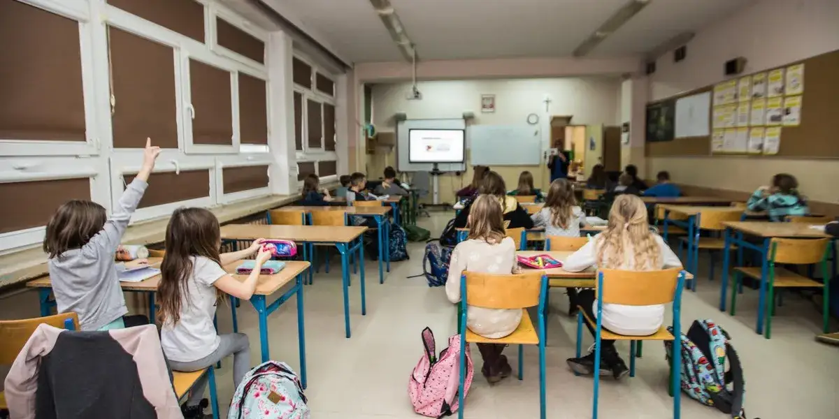 Od kiedy zdalne nauczanie? Decyzje szkoły, Sanepidu i fakty 2026