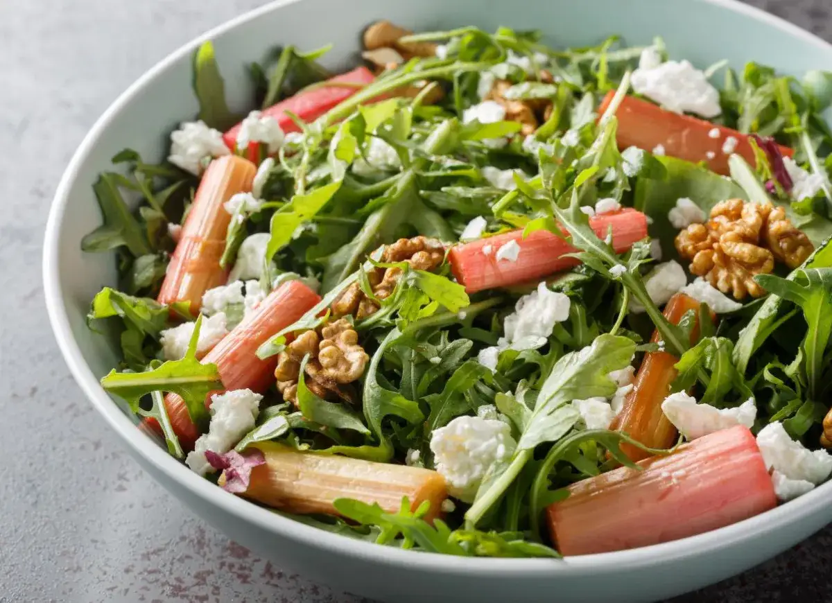 Idealna sałatka z kozim serem i rukolą? Poznaj przepis!
