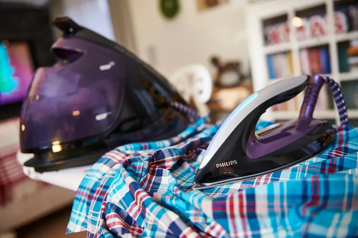Czym grozi pozostawienie włączonego żelazka? Oto niebezpieczeństwa, które musisz znać