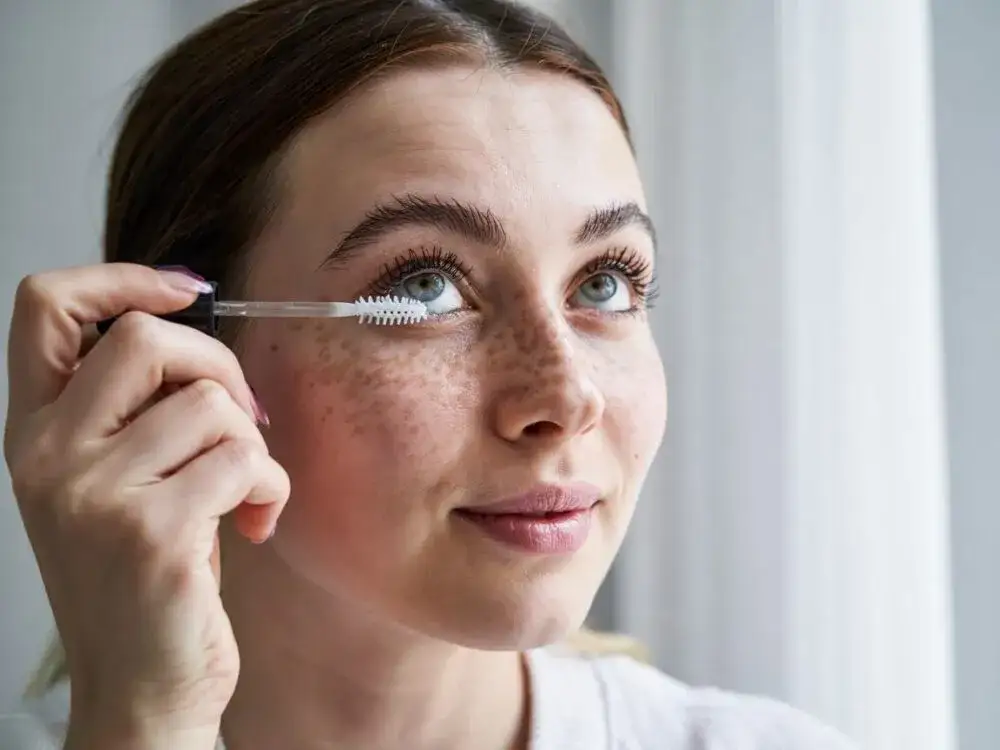 Jak szybko rosną rzęsy po olejku rycynowym? Efekty w 14 dni!