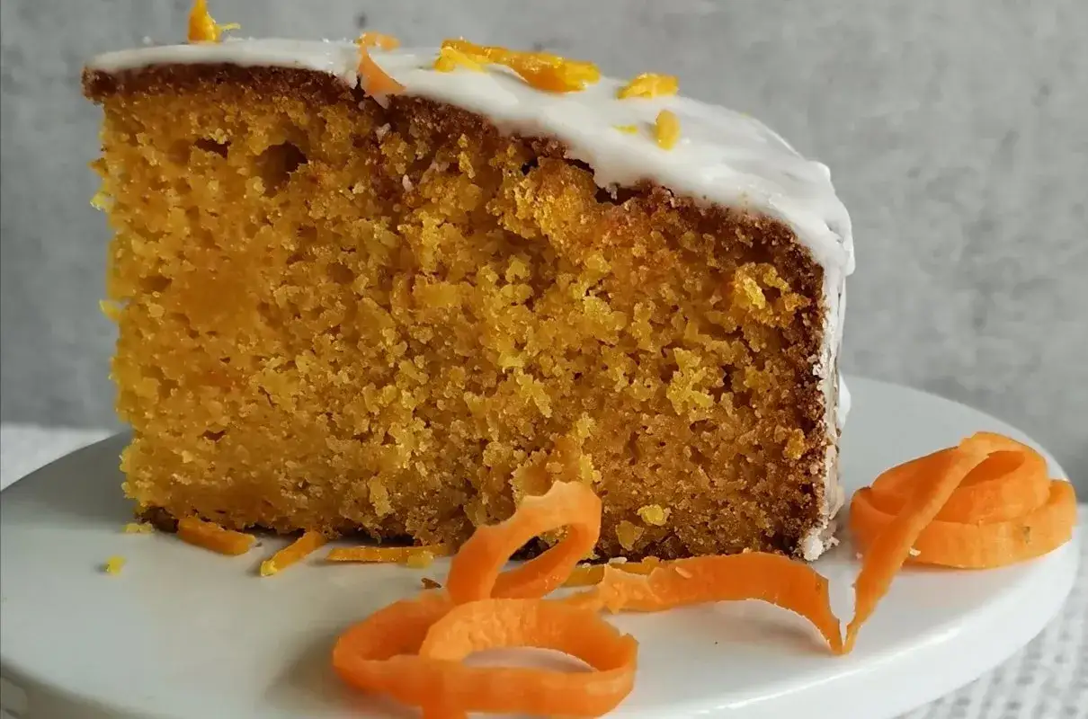 Pyszne ciasto z sokiem pomarańczowym - prosty przepis krok po kroku