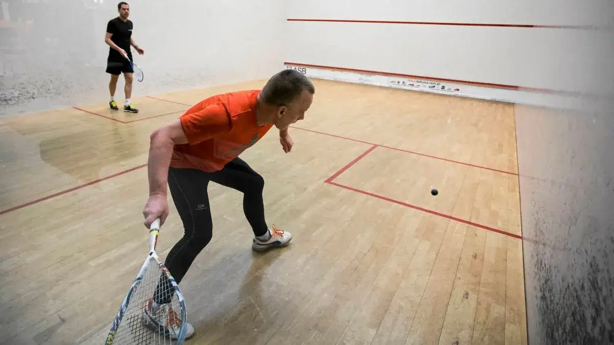 Najlepsze kluby squasha w Elblągu - graj i rozwijaj umiejętności