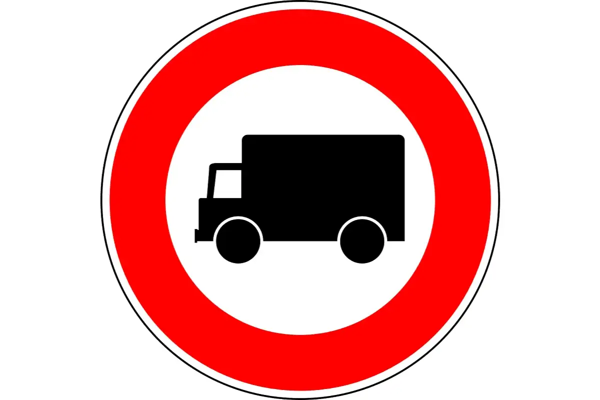 Zakaz dla ciężarówek: Kogo nie obowiązuje? Oto kluczowe wyjątki