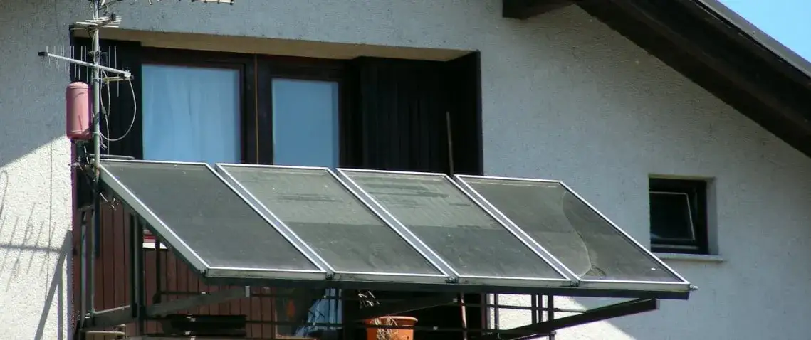 Jak zainstalować panel słoneczny na okno: Praktyczny poradnik