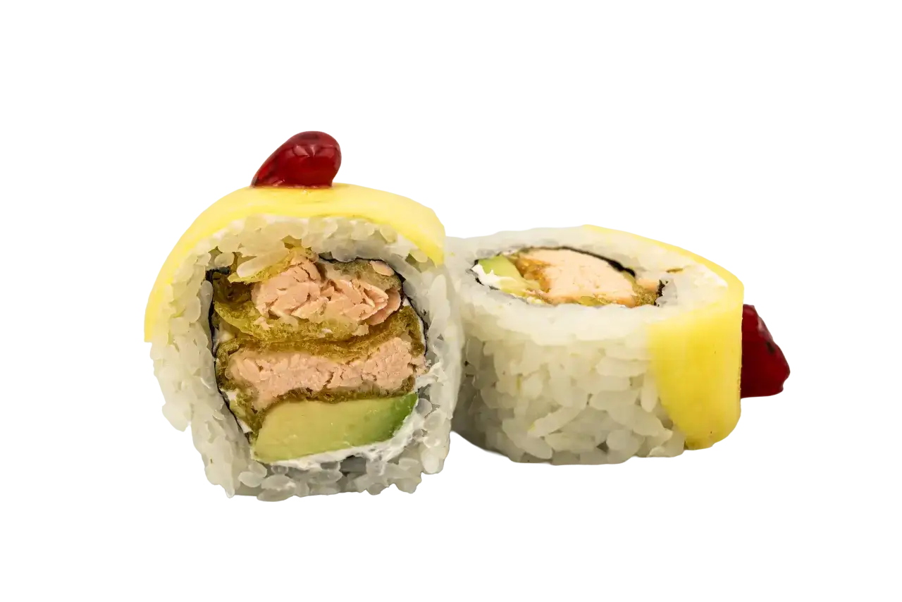 Dwa kawałki sushi z łososiem, awokado i żółtym serem, ozdobione czerwoną kropką. Jeden kawałek sushi mango jest przekrojony, ukazując wnętrze.