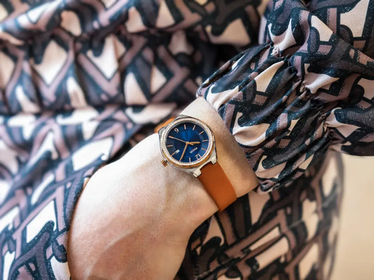 Fossil zegarek damski z bransoletą – który model wybrać i na co zwrócić uwagę?