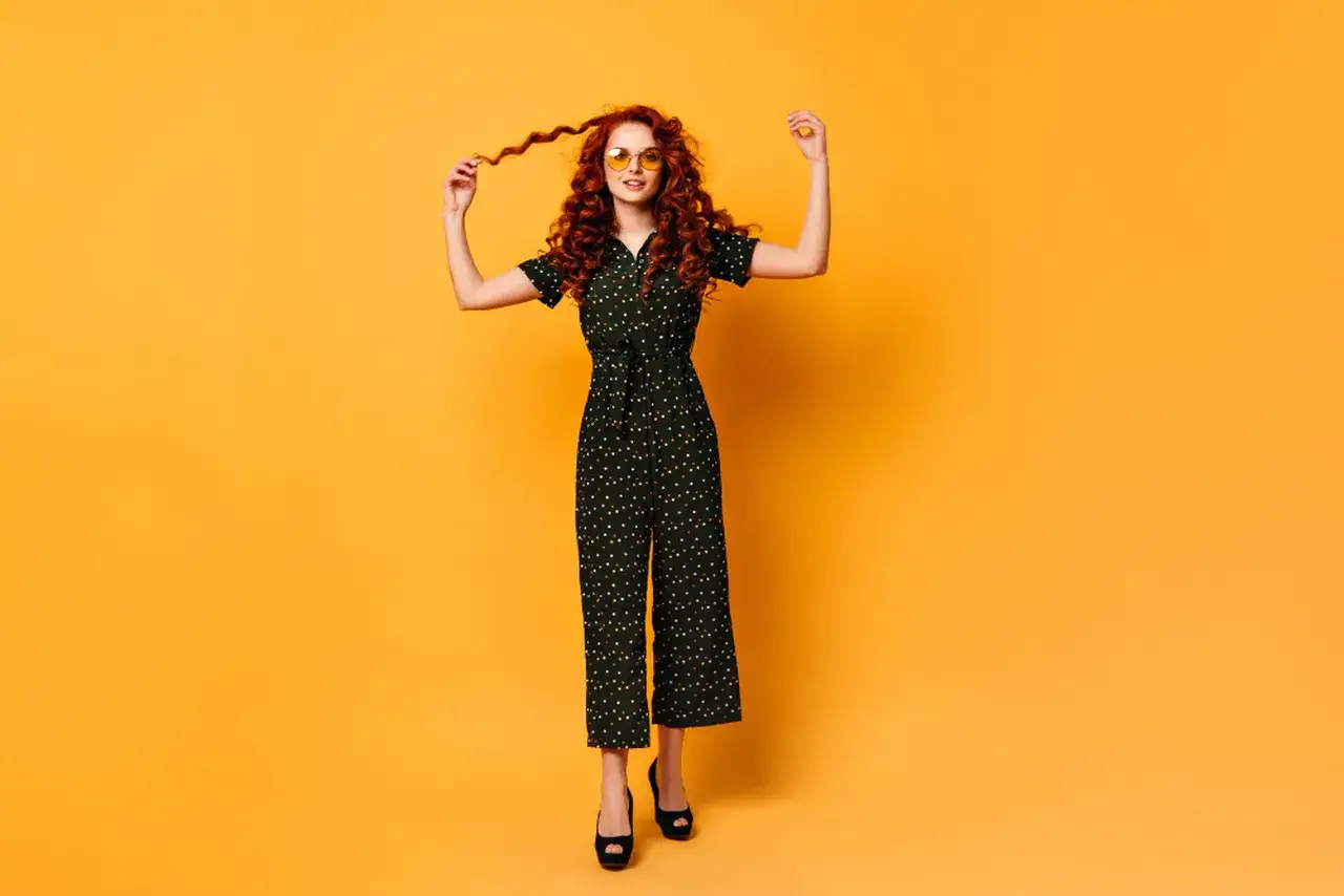 Jakie buty do letniego kombinezonu? Stylizacje na każdą okazję!