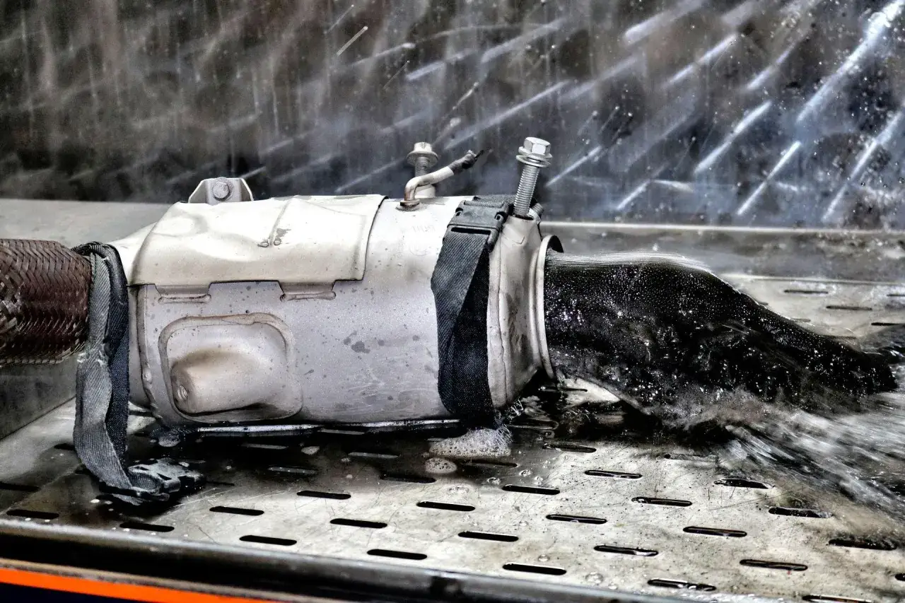 Jak rozpoznać zapchany DPF? 7 objawów i skuteczne rozwiązania