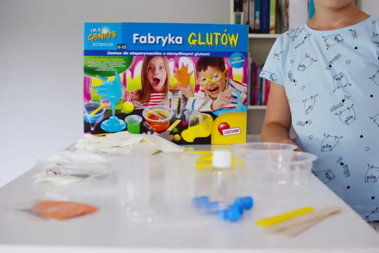 Bezpieczna guma sensoryczna: Jak zrobić glutka dla rozwoju dziecka?