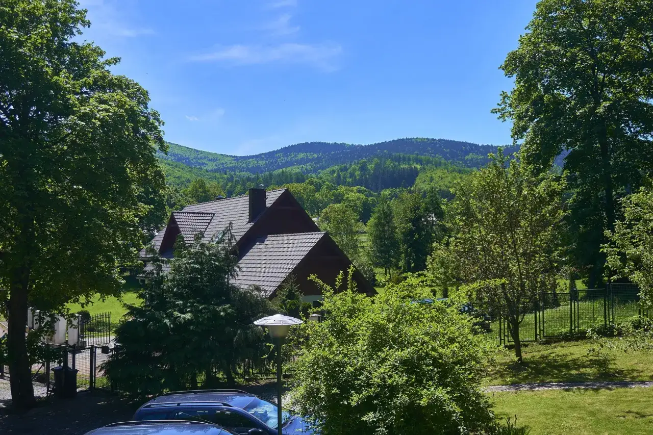 Nocleg w Górach Sowich: Jak wybrać idealne miejsce dla siebie?