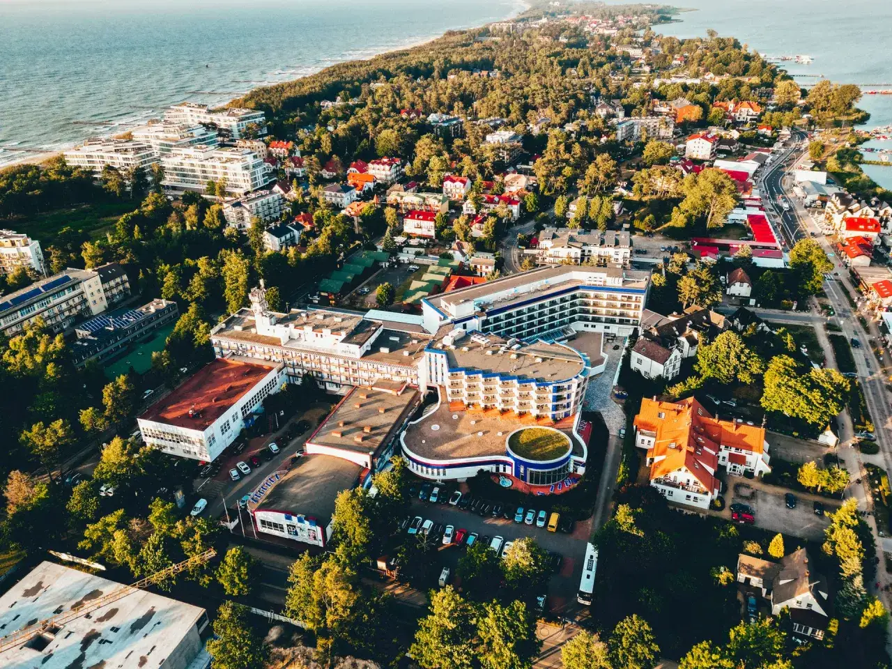 Warszawa Mielno: Jak dojechać? Koszty, czas, rekomendacje!