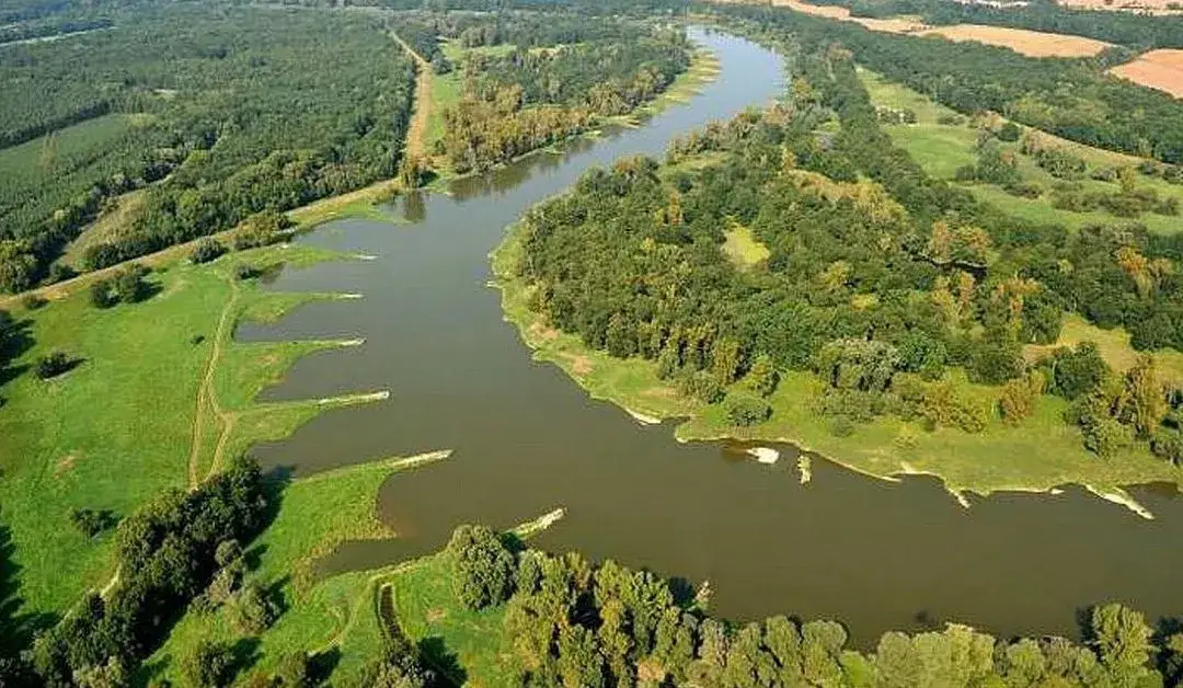 Jaka rzeka przepływa przez Szczecin? Odkryj fascynującą Odrę