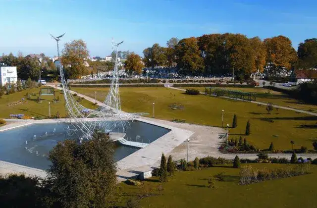 Najlepsze atrakcje w Sierakowicach, które musisz zobaczyć podczas wizyty