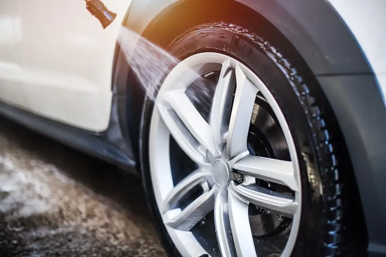 Jak usunąć ciężarki z felg aluminiowych bezpiecznie i bez szkód