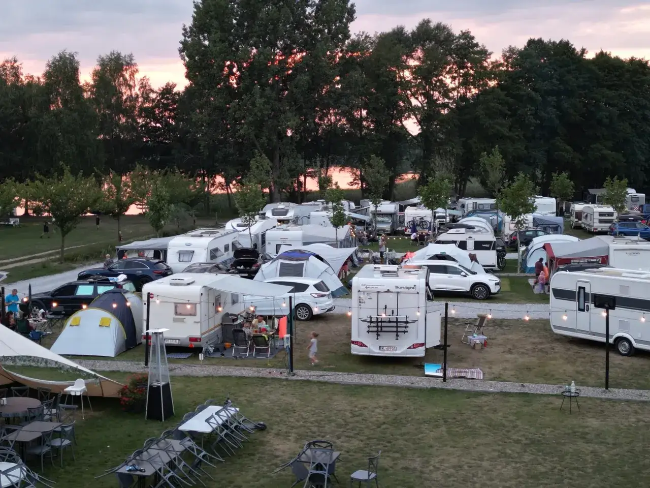 Najlepsze pole namiotowe nad jeziorem Kujawsko Pomorskie dla rodzin