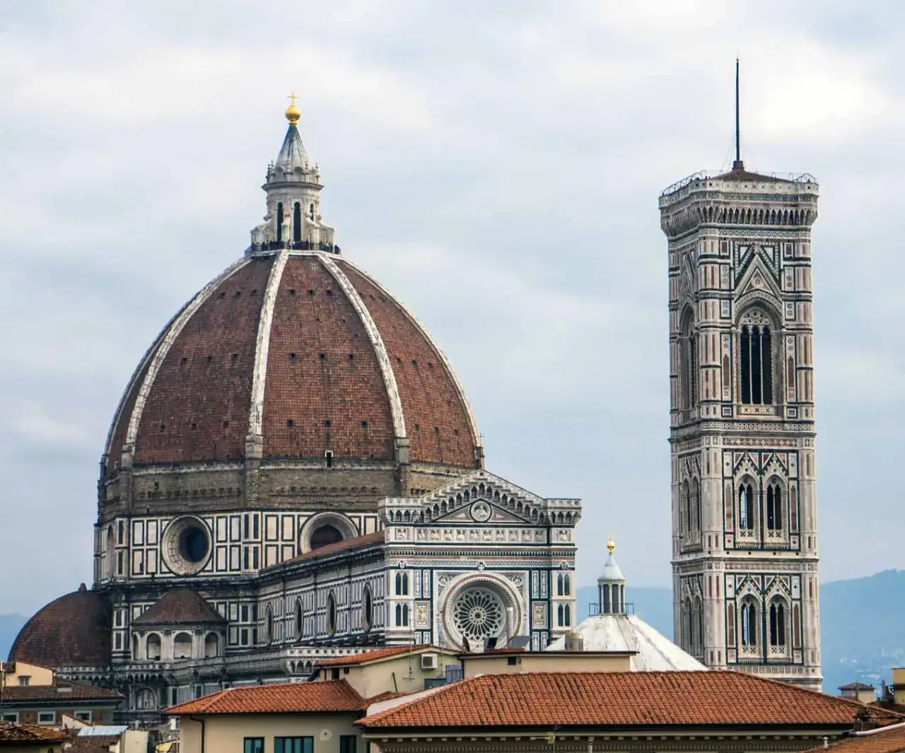 Renesans a oświecenie: kluczowe różnice, podobieństwa i wpływ na kulturę