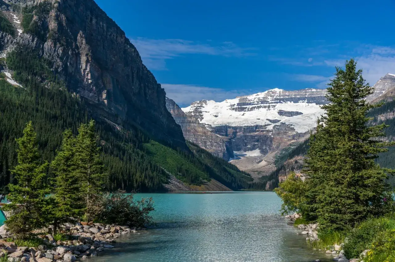 7 najpiękniejszych jezior w kanadzie, które musisz zobaczyć na własne oczy