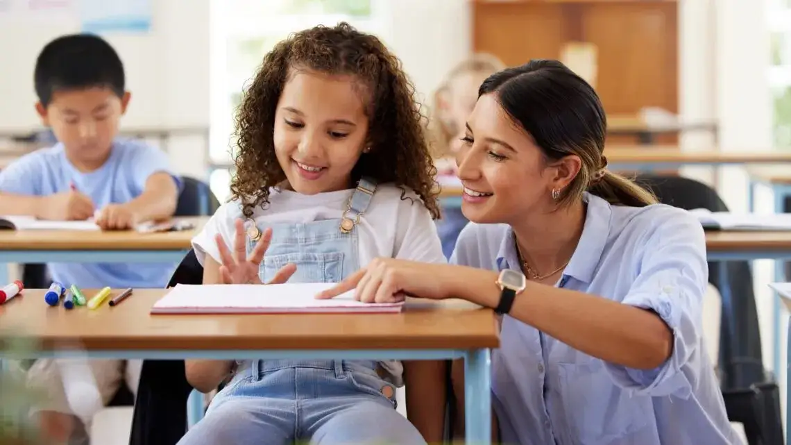 Nauczanie włączające: Co to jest? Kluczowe zasady i korzyści